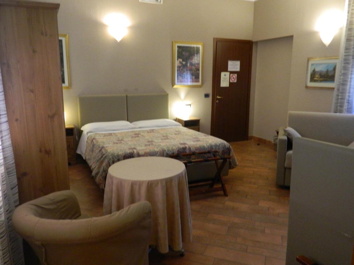 Hotel Osteria San Giuseppe à Ceriano Laghetto Extérieur photo
