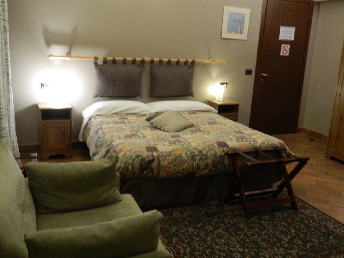 Hotel Osteria San Giuseppe à Ceriano Laghetto Extérieur photo